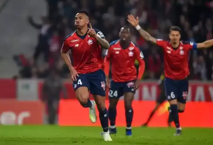 What is the highest single-season record for Ligue 1