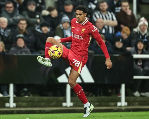 TA: Liverpool has no intention of selling Kantas, Leverkusen s interest may make them reconsider