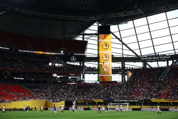 Mirror: Low attendance rate hit the FIFA boss in the face, and the live viewership ratings are even worse than those of the European Youth Championship