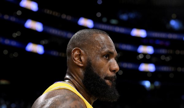 Fu Zhenghao: The Lakers and James speak in a different way through their mouths. The latter is in a bit subtle situation at this stage