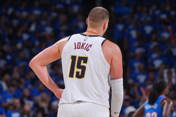 Execution is full! Nuggets Free Market 2nd Day to make a dojo in snail shells and continue to rush around Jokic to the crown