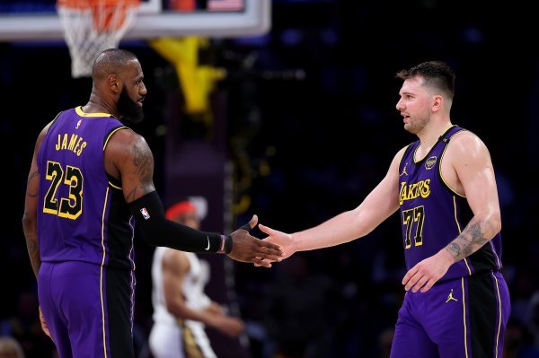 MacMahon: The Lakers  top priority is to renew Doncic instead of taking care of James s feelings