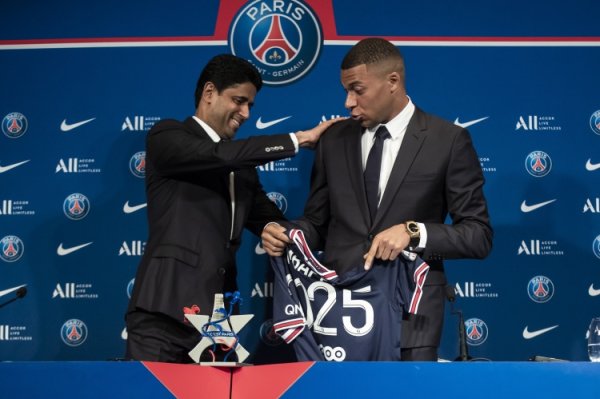 The relationship breaks down! Team newspaper: Mbappe renewed his contract with Paris at the time, but showed his 3-year jersey