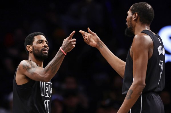 Netizen: Irving has never received your support in the Nets KD: What do you want to make up depends on your mood, right?