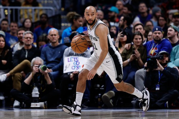 Shams: McLaurin agrees to return to the Spurs with a one-year $3 million contract