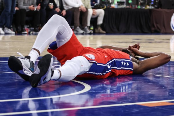 Embiid talks about knee injury: 76 people don t want to listen to me. I told reporters that it is a call for help if I need surgery 🆘