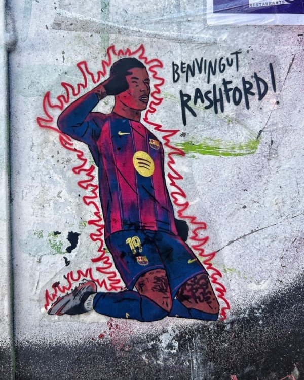 I flew to Barcelona! Graffiti welcomed Rashford has also appeared on the streets of Barcelona