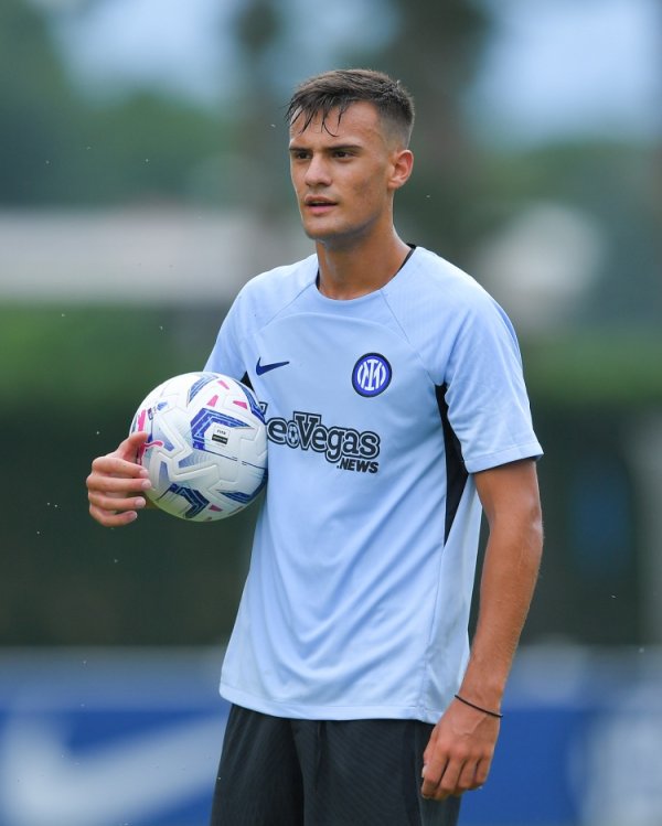 Romano: Bruges signs Stankovicda oral agreement, Inter Milan has the right to repurchase & and transfer to the second transfer