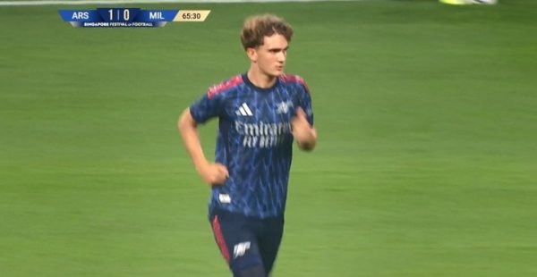 15-year-old Daoman and Salmon make their debut! Arsenal replaced 4 players in a row, Saka and Saliba were replaced