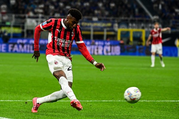 Reporter: Flamengo gives AC Milan a permanent transfer offer sign Emerson