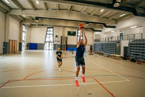 & was traded out in the first round! Doncic asked his agent to start training plan on the second day of the season