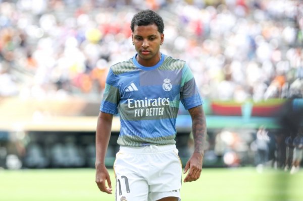 Spanish media: If Chiesa or Savignho leaves the team, Liverpool or Manchester City may introduce Rodrigo