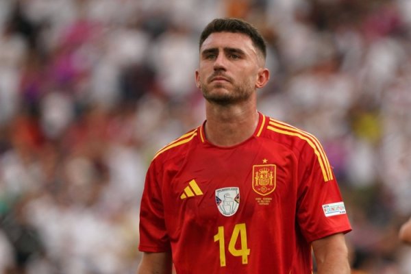 Reporter: FIFA said Laporte s transfer is a club problem and cannot register without completing the procedures