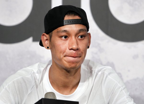 Agent: Jeremy Lin was very excited when he heard that he was transferred to the Lakers. It is said that Scott is not friendly to Asians.