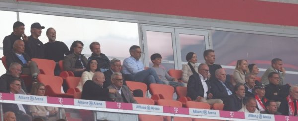 Photograph: When Bayern beat Hamburg 5-0, Eber s father sat in the back row between him and Heness