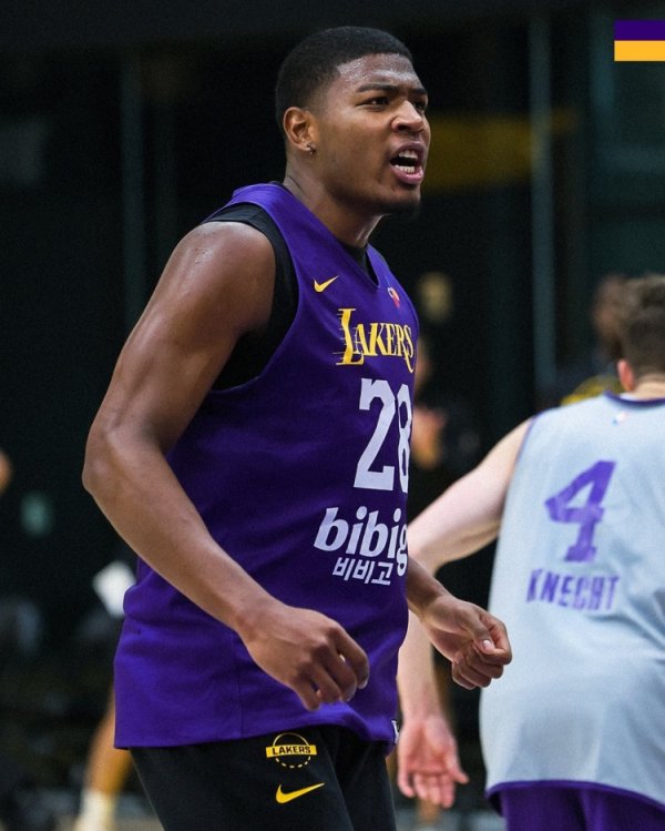 Energy and hard work! Lakers post training photos: Ayton & Knector turns back and runs and sprints to show his afterimage