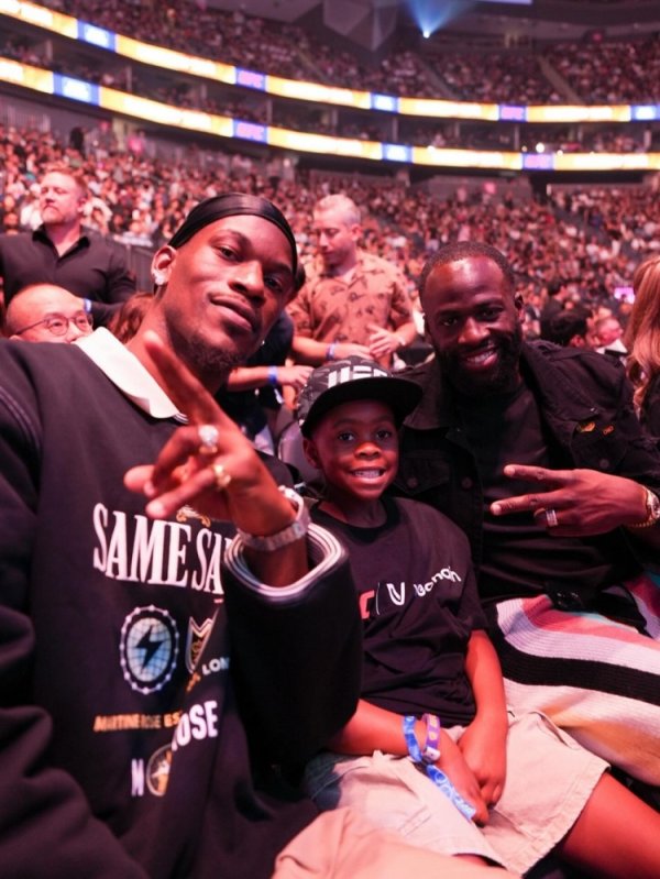 Butler and Zhu Meng appeared in the casino to watch the UFC! On-site introduction: 6th All-Star &4 Championship