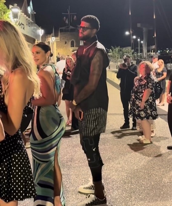 Kwamei: Many stars gather with rappers during the offseason, so Kobe deserves respect