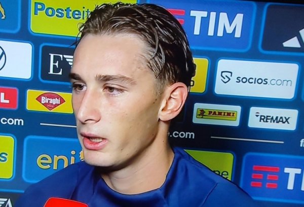 20 years, 3 months and 16 days old! F-Esposito becomes the 6th young Italian international to score goals in official matches