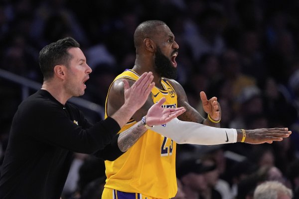 Redick: There is still a week to determine the starting five, James’ absence makes this more complicated