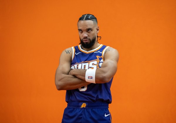 Dillon: I’m not sure whether I’ll play against the Lakers or not. It’s up to the coach to decide. I’ll be ready to play at any time.