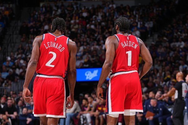 The main force digs holes and fills them in place! The Clippers  starting five have a plus-minus of -6, and Paul leads the bench with a plus-minus of +14.