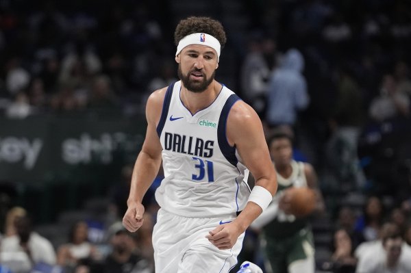 My girlfriend is watching the game in a vacuum, Buddha is lost again! Clay suffered a DNP loss in the final quarter, scoring only 8 points and 2 turnovers on 3 of 11 attempts.