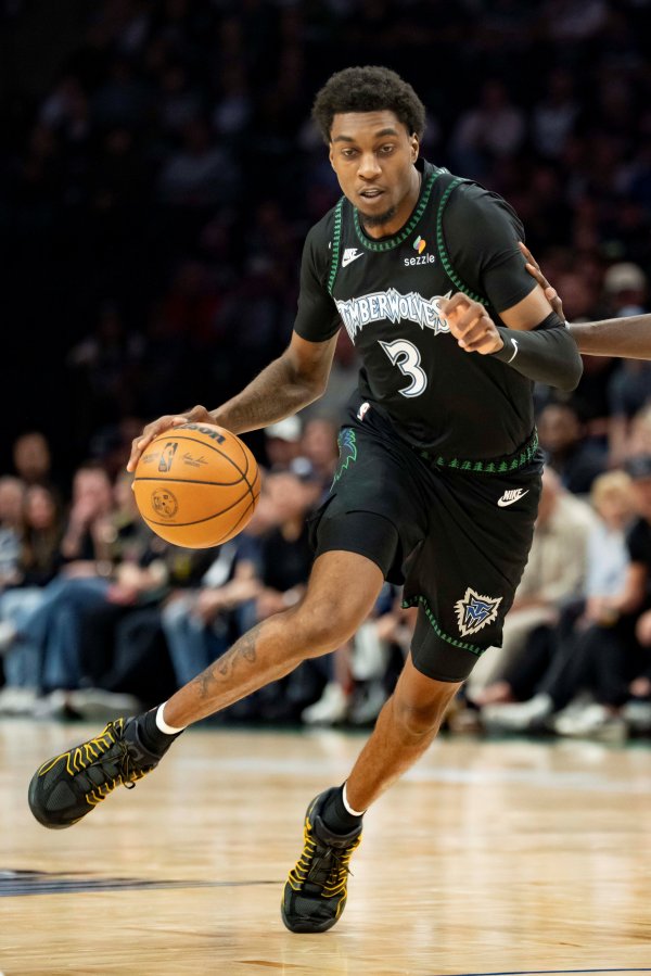 Helpless! McDaniels played 41 minutes, 11% of 19 shots, 26 of 26 three-pointers, 3 of 4 and 30 points and 7 rebounds.