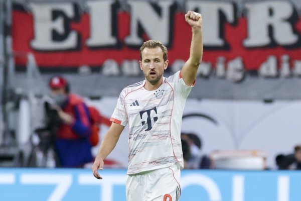 The effect is good? Kane: We lost the ball from a set kick in the first half, and the assistant coach gave us a British lecture at halftime