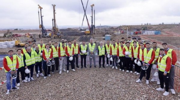 World Sports: Atletico Madrid first-team players visited the Sports City construction site to see the progress of the project up close