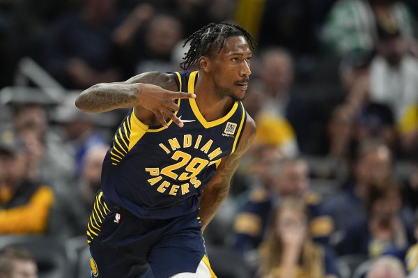 Beat Curry! Quinton Jackson s mid-range shot sealed the victory, scoring a career-high 25 points, 6 rebounds and 10 assists on 10-of-16 shooting.