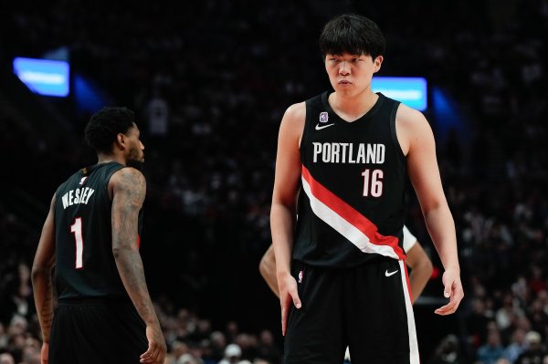 Team reporter: Some people had too high expectations before and said that Yang Hansen is the Chinese Jokic. We have to wait for his growth.