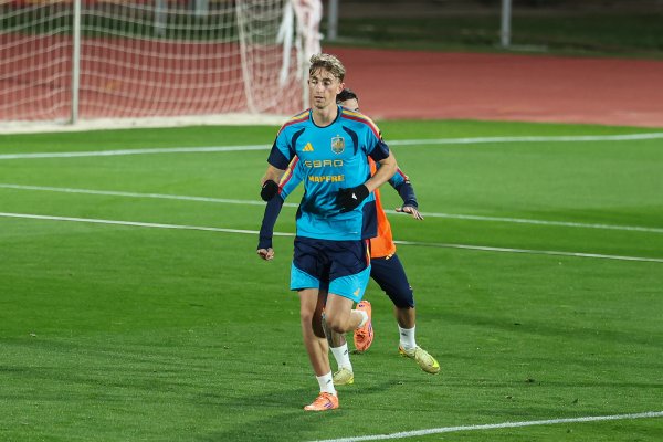 Spanish official: Huizen has withdrawn from the current national team due to muscle discomfort and will miss the game against Türkiye