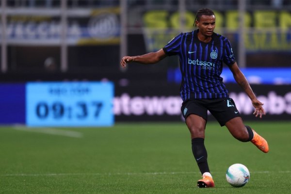 MIDI: Akanji was close to AC Milan this summer, but lack of funds and no Champions League led to the deal falling apart